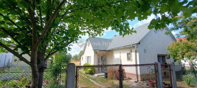 Eladó családi ház, Balatonszabadiban 48.9 M Ft, 2 szobás