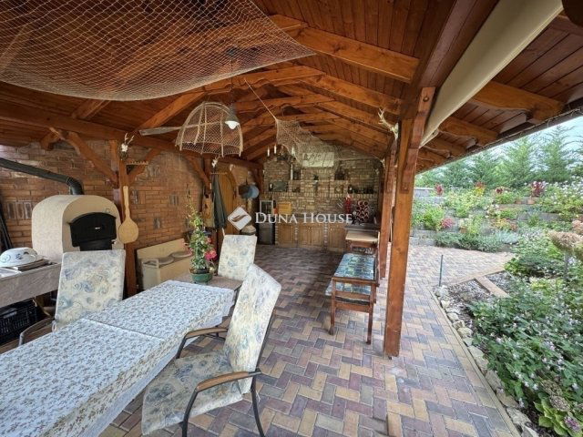 Eladó családi ház, Kecskeméten 450 M Ft, 4 szobás