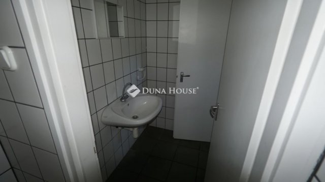 Kiadó üzlethelyiség, Zalaegerszegen 790 E Ft / hó