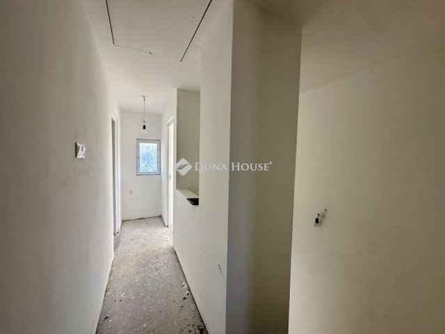 Eladó családi ház, Leányfaluban 80 M Ft, 3 szobás