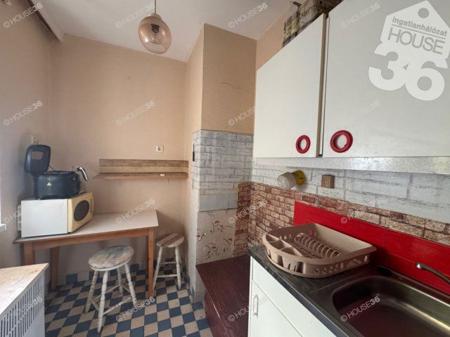 Eladó téglalakás, Kiskunfélegyházán 28.5 M Ft, 1 szobás