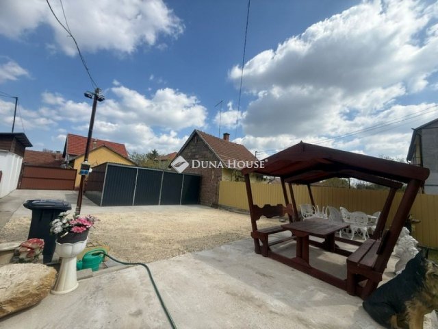 Eladó téglalakás, Nagykőrösön, Béke útján 49.9 M Ft