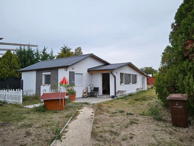 Eladó családi ház, Domaszéken 50 M Ft, 3+1 szobás