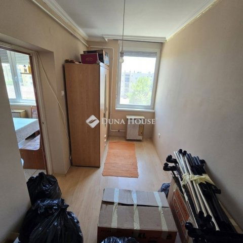Eladó téglalakás, Kecskeméten 34.99 M Ft, 2 szobás