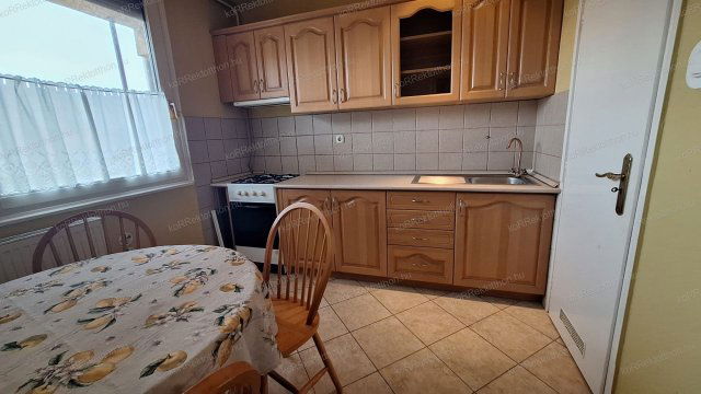 Eladó téglalakás, Jászberényben 61 M Ft, 1+3 szobás