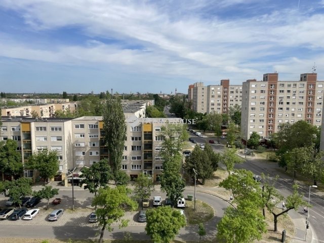 Eladó panellakás, Kecskeméten 34.9 M Ft, 1 szobás
