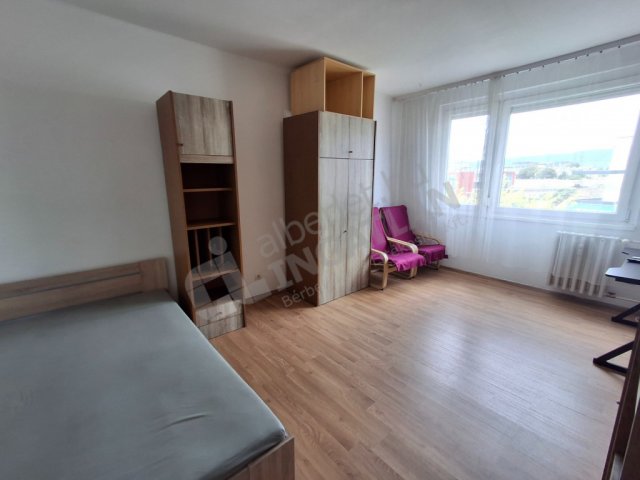 Kiadó panellakás, albérlet, IV. kerületben, Aradi utcában