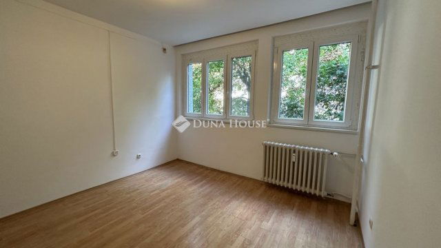 Eladó téglalakás, Budapesten, II. kerületben, Horvát utcában