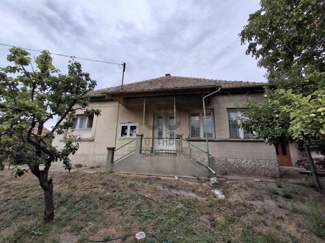 Eladó családi ház, Tápiószelén 17.9 M Ft, 2 szobás