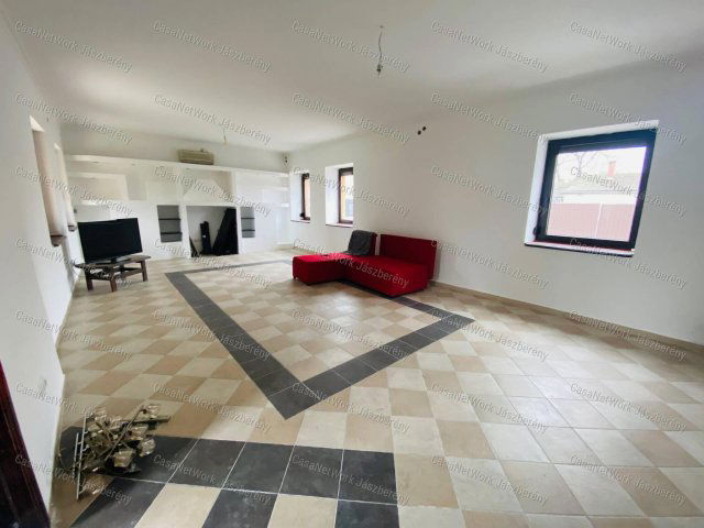 Eladó családi ház, Jászberényben 80 M Ft, 4 szobás
