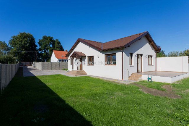 Eladó családi ház, Mosonmagyaróváron 109.9 M Ft, 4 szobás