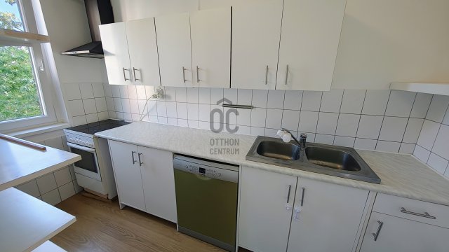 Kiadó panellakás, albérlet, Debrecenben 200 E Ft / hó, 3 szobás
