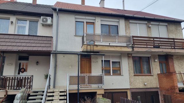 Eladó sorház, Esztergomban 92.9 M Ft, 4 szobás