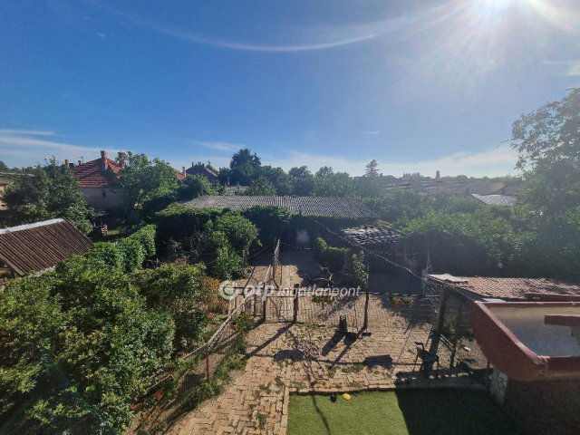 Eladó családi ház, Pápán 58.9 M Ft, 3+1 szobás