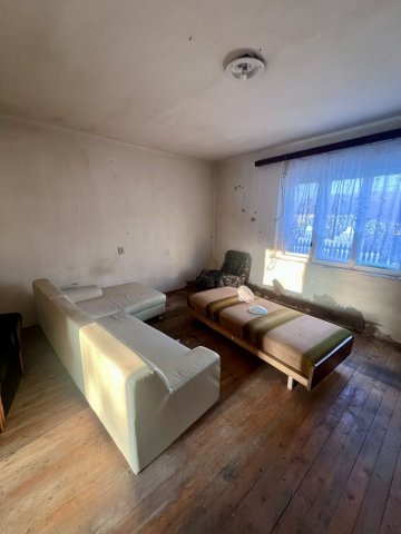 Eladó családi ház, Felpécen 19.9 M Ft, 2 szobás