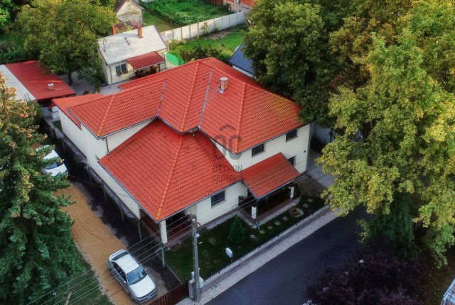 Eladó családi ház, Balatonbogláron 349 M Ft, 12 szobás