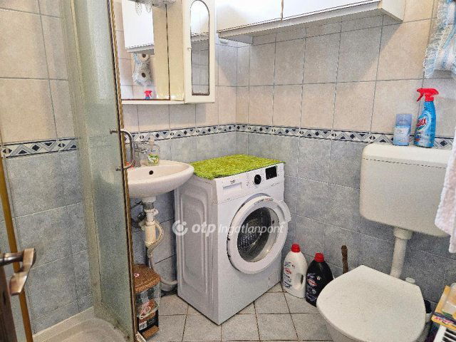 Eladó családi ház, Sukorón 96 M Ft, 3 szobás