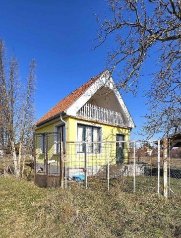 Eladó nyaraló, Győrött 16 M Ft, 2 szobás / költözzbe.hu