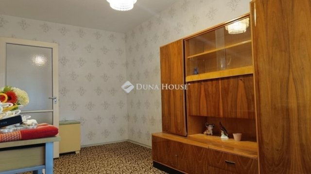 Eladó panellakás, Kecskeméten 43.99 M Ft, 2 szobás