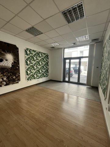 Kiadó üzlethelyiség, Győrött 140 E Ft / hó, 1 szobás