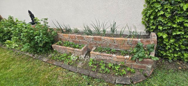 Eladó családi ház, Debrecenben 131.9 M Ft, 6 szobás