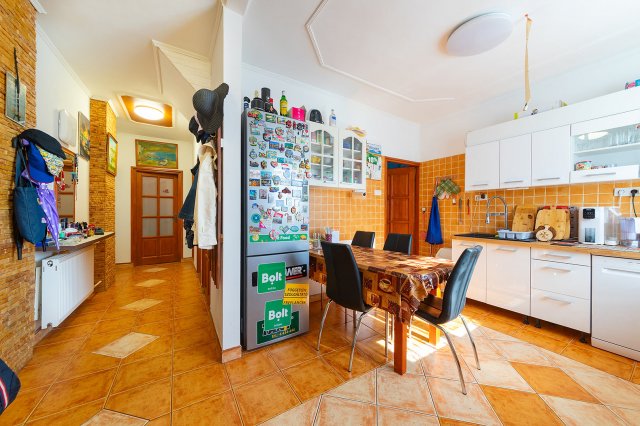 Eladó családi ház, Érden 129.9 M Ft, 4 szobás