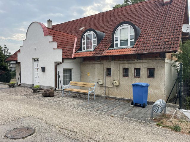 Eladó családi ház, Alsóörsön 215 M Ft, 8 szobás