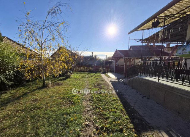 Eladó családi ház, Ercsiben 71.9 M Ft, 3 szobás