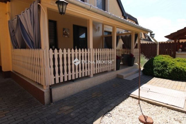 Eladó családi ház, Mórahalmon 120 M Ft, 4 szobás