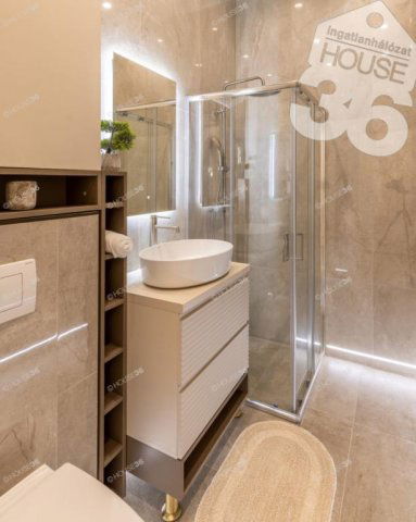 Eladó téglalakás, Budapesten, V. kerületben 159.9 M Ft, 4 szobás