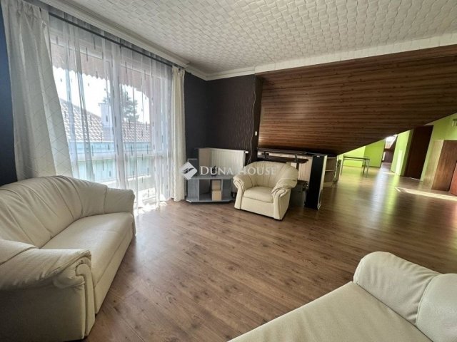 Eladó családi ház, Üllőn 117 M Ft, 6 szobás