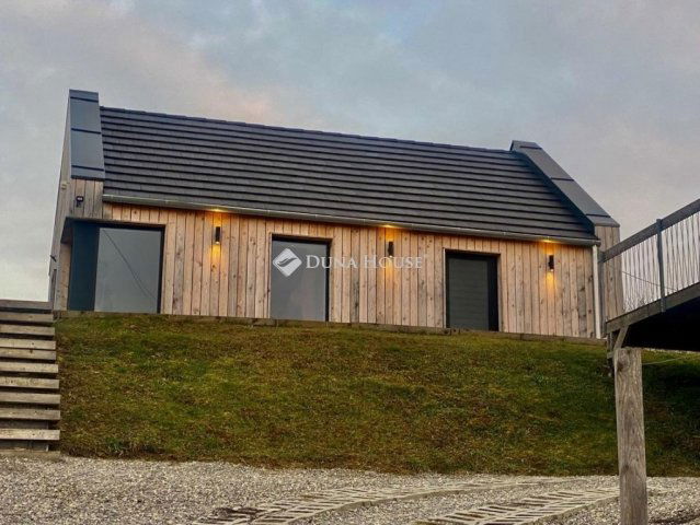 Eladó családi ház, Orfűn 109 M Ft, 3 szobás