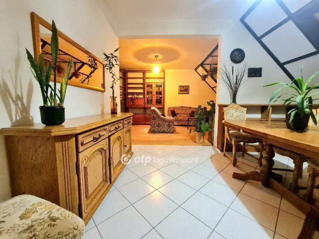 Eladó téglalakás, Egerben 66.5 M Ft, 3 szobás