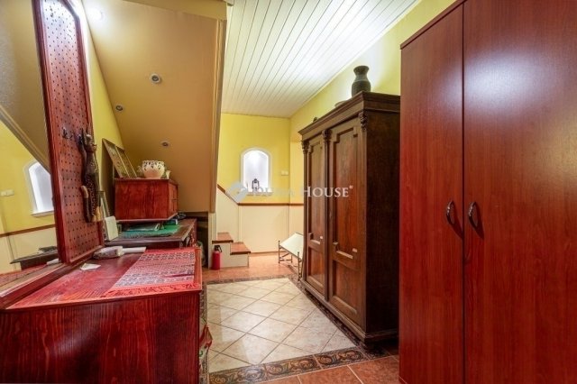 Eladó téglalakás, Budapesten, VI. kerületben 69 M Ft, 1 szobás