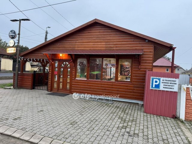 Eladó üzlethelyiség, Poroszlón 40 M Ft / költözzbe.hu