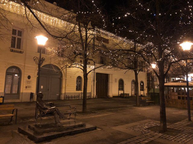 Eladó ipari ingatlan, Gyöngyösön, Fő téren 249 M Ft