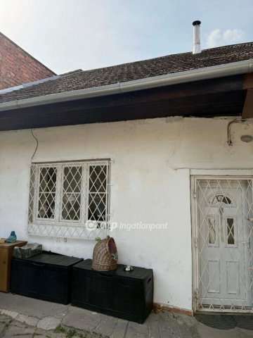 Eladó családi ház, Pomázon 62 M Ft, 2+1 szobás