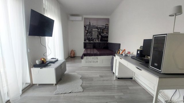 Eladó családi ház, Nagytarcsán 205 M Ft, 5 szobás