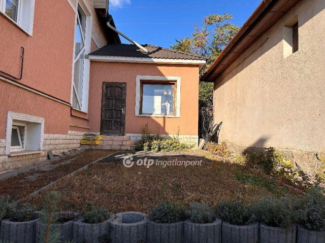 Eladó családi ház, Dunaharasztin 174.9 M Ft, 5 szobás