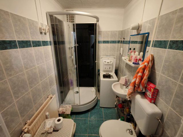 Eladó téglalakás, Oroszlányban 28 M Ft, 1 szobás