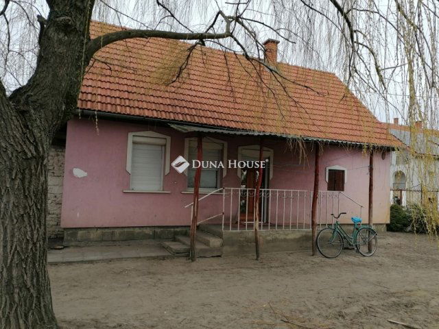 Eladó családi ház, Nyársapáton, Rákóczi utcában 21 M Ft