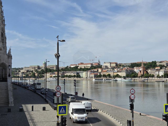 Eladó téglalakás, Budapesten, V. kerületben 105.75 M Ft