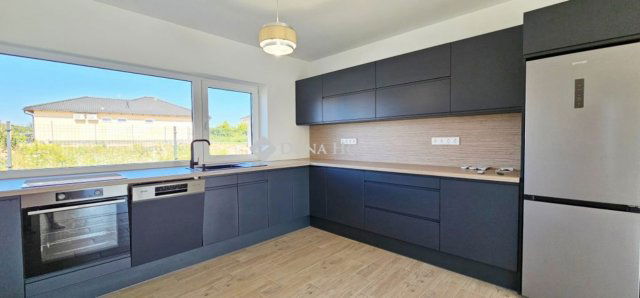 Kiadó ikerház, albérlet, Szombathelyen 375 E Ft / hó, 4 szobás