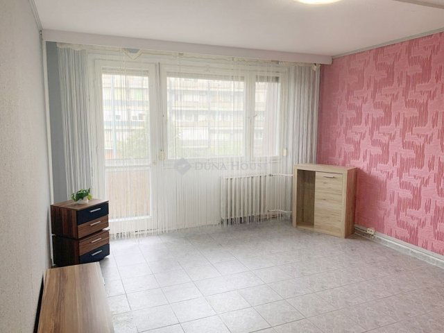 Eladó panellakás, Kecskeméten 32.9 M Ft, 1 szobás