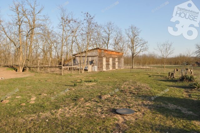 Eladó mezogazdasagi ingatlan, Nyárlőrincen 23.9 M Ft, 2 szobás