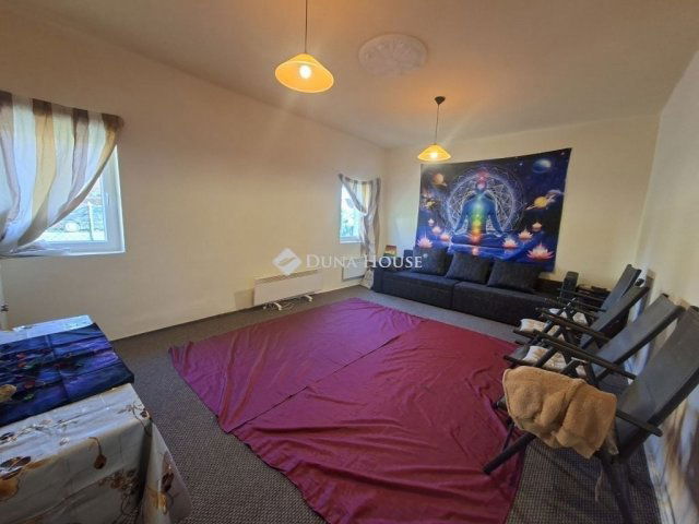 Eladó családi ház, Veresegyházon 66.9 M Ft, 2 szobás