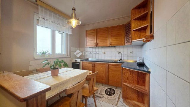 Kiadó téglalakás, albérlet, Szombathelyen, Bejczy István utcában