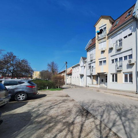 Eladó téglalakás, Szolnokon 28.4 M Ft, 1 szobás