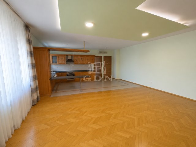 Eladó téglalakás, Kecskeméten 103 M Ft, 3 szobás