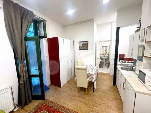 Kiadó téglalakás, albérlet, I. kerületben, Ponty utcában